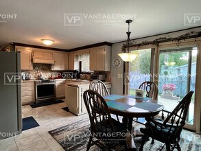 2333 Canter Ln in Ashwaubenon, WI - Building Photo - Building Photo
