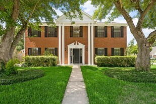 15251 Kelbrook Dr in Houston, TX - Building Photo