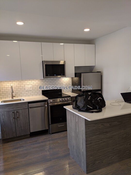 61 Joy St in Boston, MA - Building Photo