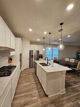 138 Sugarberry Dr in Mustang Ridge, TX - Building Photo - Building Photo