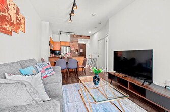 87 Fort York Blvd in Toronto, ON - Building Photo - Building Photo