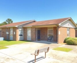 1401 Newton Dr in Tifton, GA - Building Photo - Building Photo