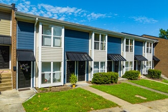 Gateway Apartments in Richmond, VA - Foto de edificio - Building Photo