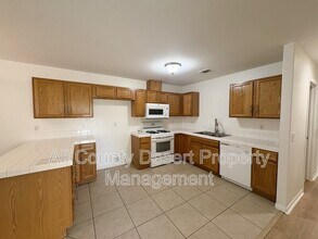 28175 Avenida La Paz in Cathedral City, CA - Building Photo - Building Photo