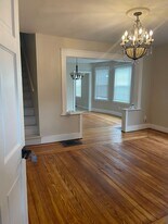 398 Wellington Ave in Cranston, RI - Building Photo