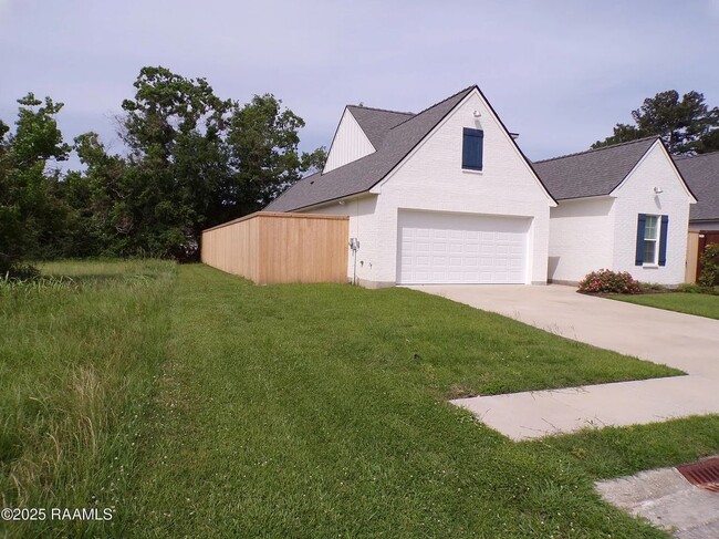 400 Croft Row in Lafayette, LA - Building Photo - Building Photo