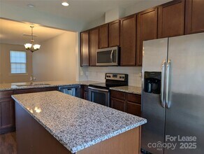 2706 Tranquil Oak Pl in Charlotte, NC - Building Photo - Building Photo