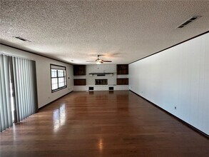 2147 Loren Cir in Fayetteville, AR - Building Photo - Building Photo