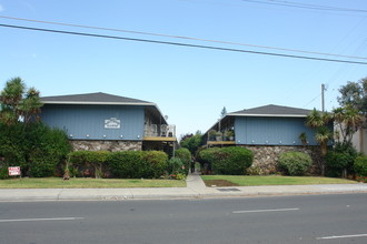 Driftwood Manor in San Jose, CA - Building Photo - Building Photo