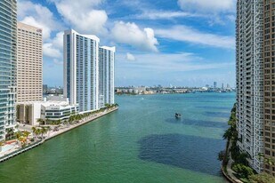 465 Brickell Ave in Miami, FL - Building Photo