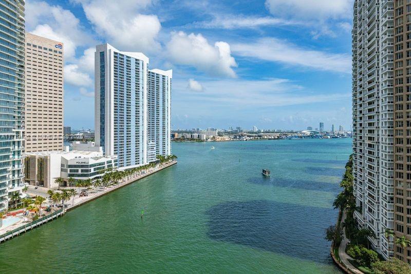 465 Brickell Ave in Miami, FL - Foto de edificio