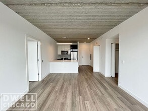 3914 N Broadway St, Unit 2 in Chicago, IL - Foto de edificio - Building Photo