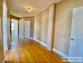 374 Chestnut Hill Ave, Unit 4 in Boston, MA - Foto de edificio - Building Photo