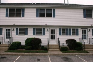92 Commodore Commons Ct in Derby, CT - Building Photo