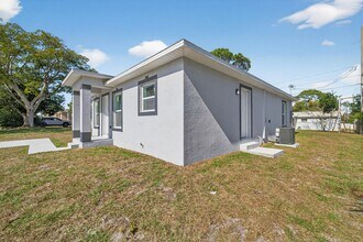 4151 Oakfield Ave in Holiday, FL - Building Photo - Building Photo