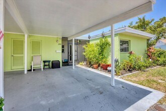 3500 Green View Ct in Sarasota, FL - Building Photo - Building Photo