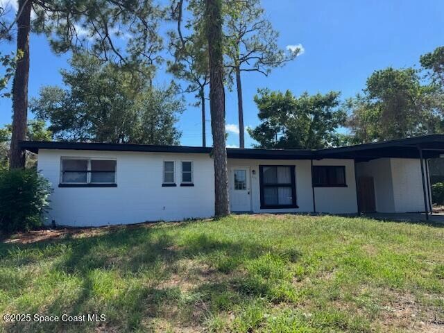 835 Cleveland St in Titusville, FL - Building Photo