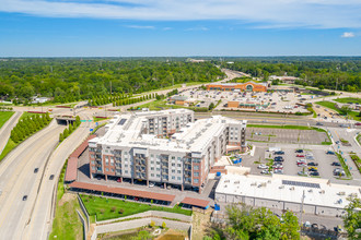 The Villages of Twin Oaks in Ballwin, MO - Foto de edificio - Building Photo