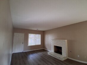 3537 San Clemente Ave in Modesto, CA - Building Photo - Building Photo
