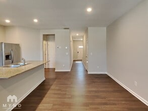 5648 Union Pointe Dr in Union City, GA - Building Photo - Building Photo