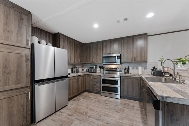 property at 863 Rd 5252