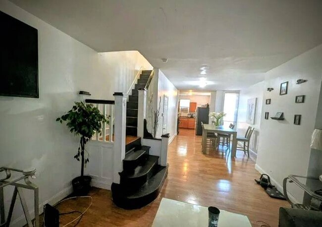 property at 5502 Thomas Ave