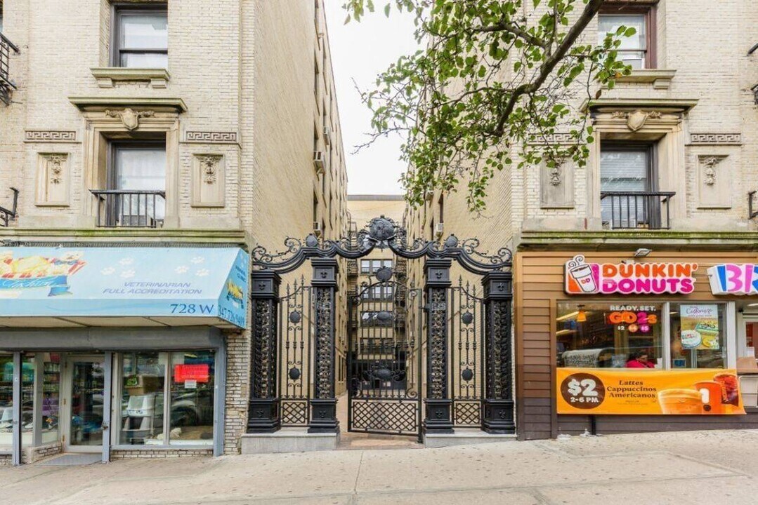 728 W 181st St in New York, NY - Foto de edificio