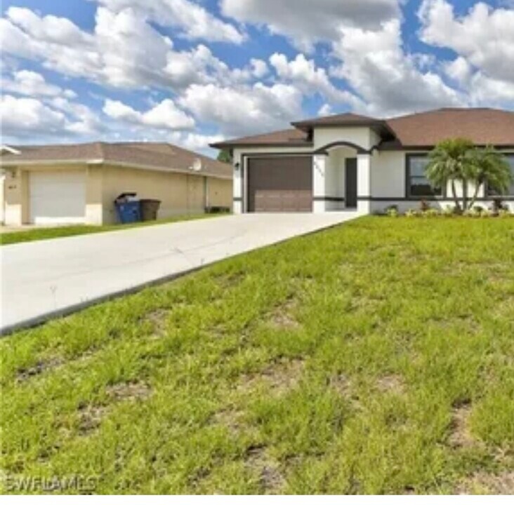 4754 29th St SW in Lehigh Acres, FL - Building Photo