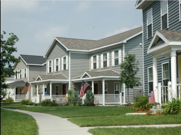 Fort Drum Mountain Community Homes in Fort Drum, NY - Foto de edificio