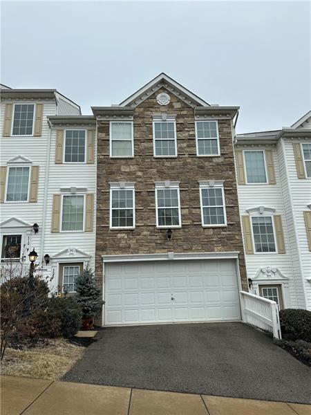 308 Blake Ct in Coraopolis, PA - Building Photo - Building Photo