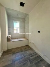 10 Eliot St, Unit 1 in Medford, MA - Foto de edificio - Building Photo