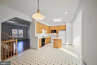 10104 Sir Reynard Ln in Linton Hall, VA - Building Photo - Building Photo