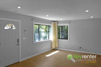 5127 Red Oak Dr in Concord, CA - Building Photo - Building Photo