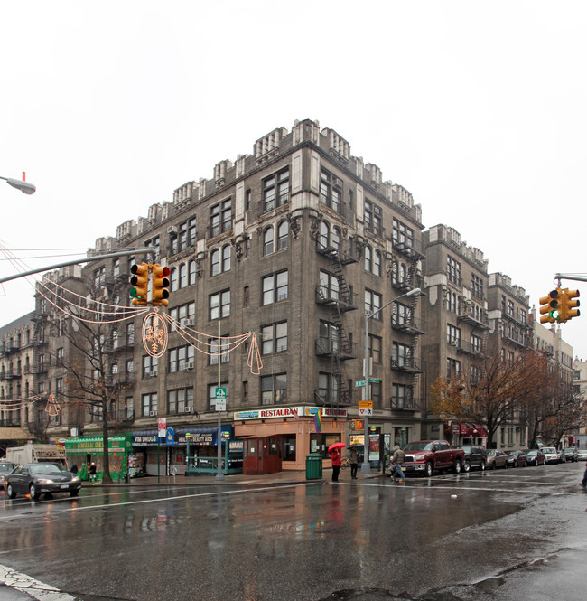 766 W 181st St in New York, NY - Foto de edificio - Building Photo