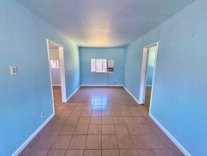 25143 Molinos Ave in Los Molinos, CA - Building Photo - Building Photo