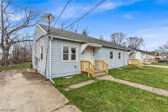 1771 E 37th St in Lorain, OH - Foto de edificio - Building Photo