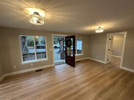 815 Blaine St in Steilacoom, WA - Building Photo