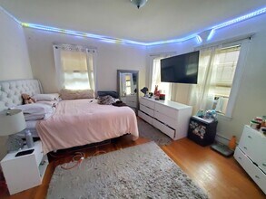 27 High St, Unit 1 in Brookline, MA - Building Photo - Building Photo