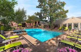 Amherst Apartments in Bedford, TX - Building Photo