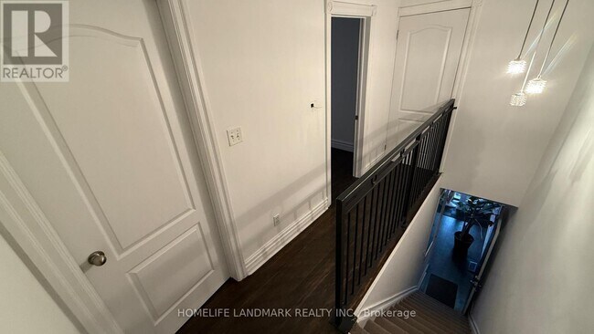 666 Mt Pleasant Rd in Toronto, ON - Building Photo - Building Photo