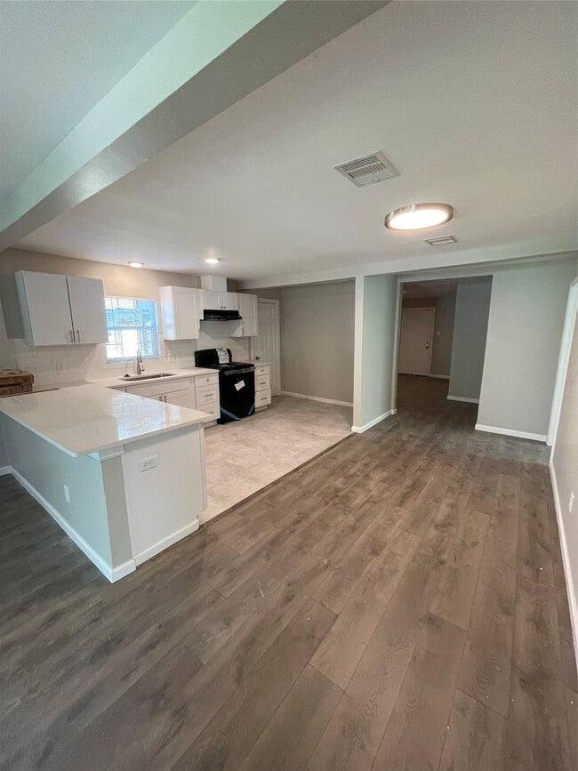 property at 3211 Retta St