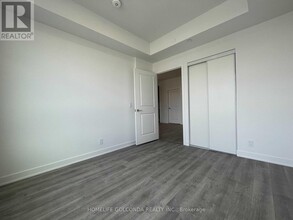 50-850 Upper Mall Wy in Vaughan, ON - Building Photo - Building Photo