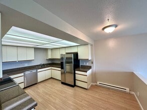 600 S State St in Bellingham, WA - Building Photo - Building Photo