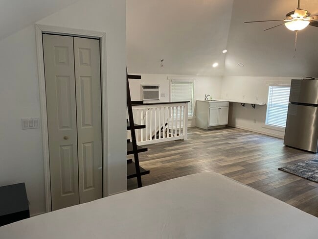 210 W Michigan Ave in DeLand, FL - Building Photo - Building Photo