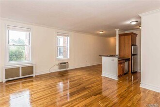 111 7th St in Garden City, NY - Building Photo - Building Photo