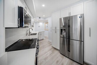 6901 Environ Blvd, Unit 5B in Lauderhill, FL - Building Photo - Building Photo