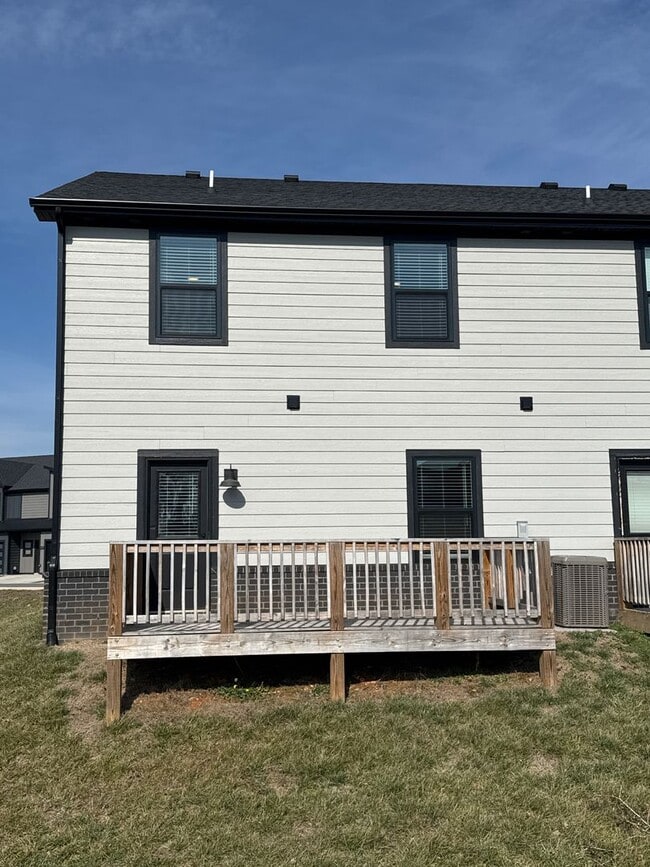 508 Jonathan Wade Cir in Clarksville, TN - Building Photo - Building Photo