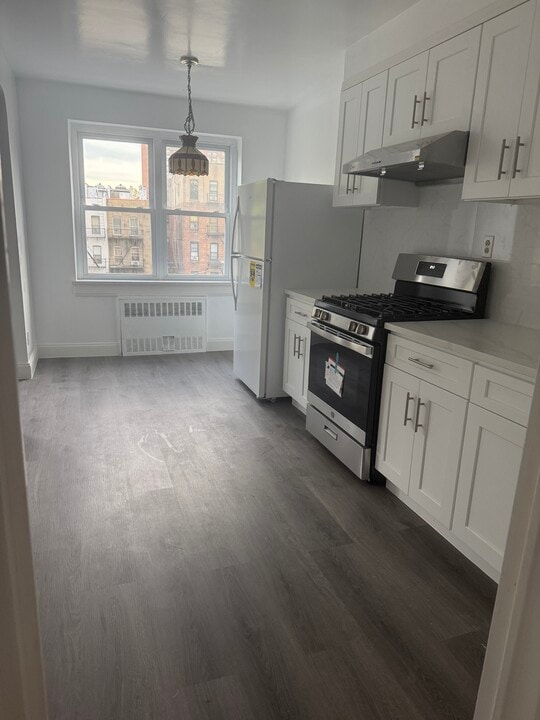 258 Senator St, Unit 2f l in Brooklyn, NY - Building Photo