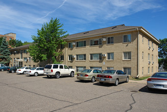 Como Villa Estates in St. Paul, MN - Foto de edificio - Building Photo