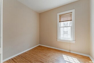 414 6th St in Lincoln, IL - Foto de edificio - Building Photo